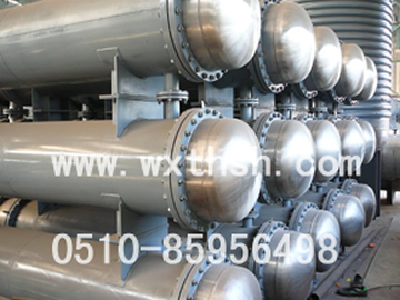 列管式冷凝器.jpg 列管式冷凝器.jpg